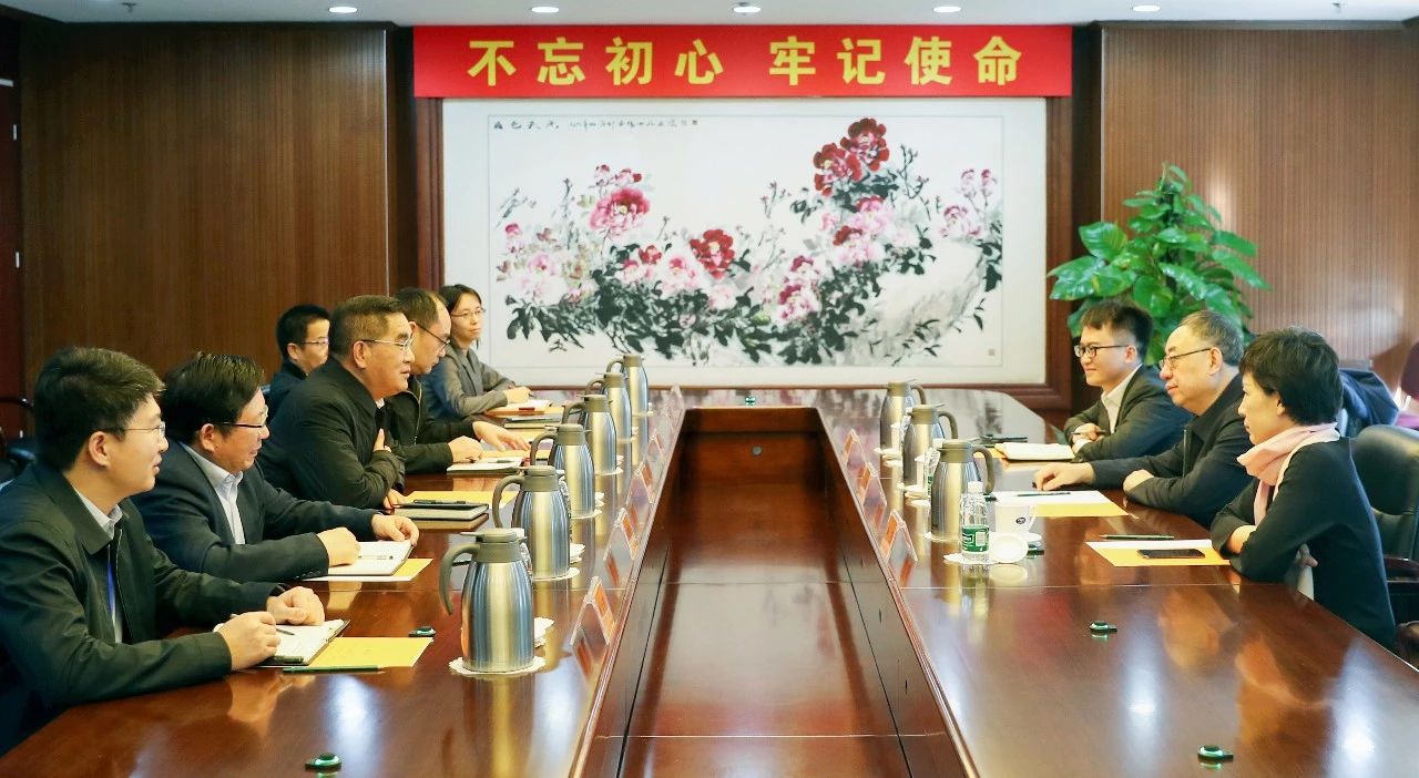 姜仁鋒會(huì)見中國(guó)國(guó)新黨委委員、總會(huì)計(jì)師劉學(xué)詩(shī)