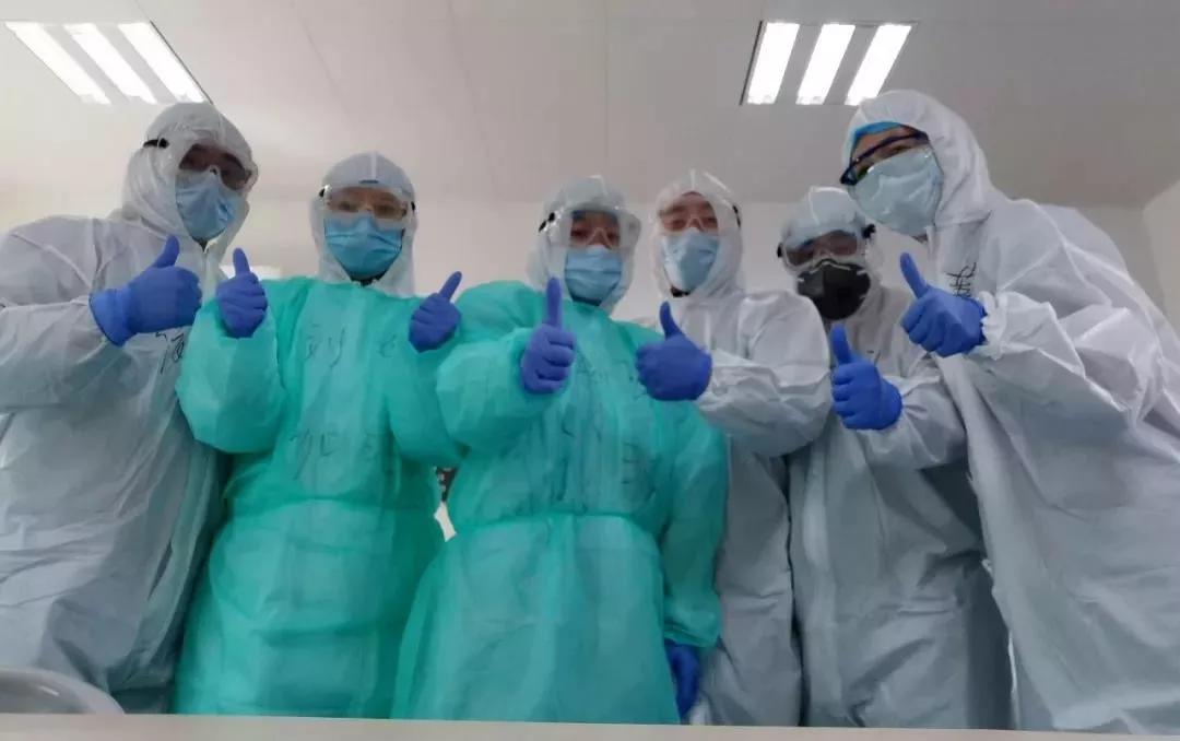 6位“戰(zhàn)士”，每天工作14小時(shí)